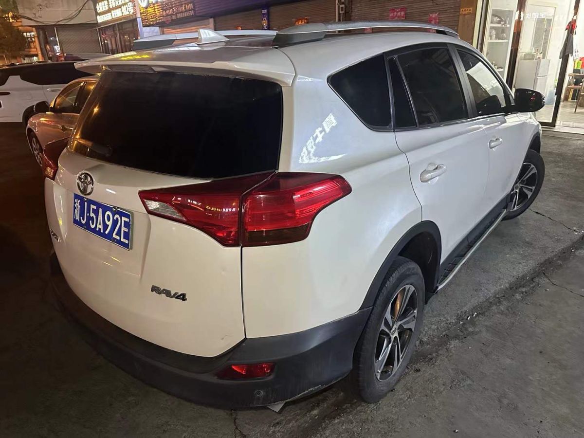 豐田 RAV4榮放  2016款 2.0L CVT兩驅(qū)風(fēng)尚版圖片