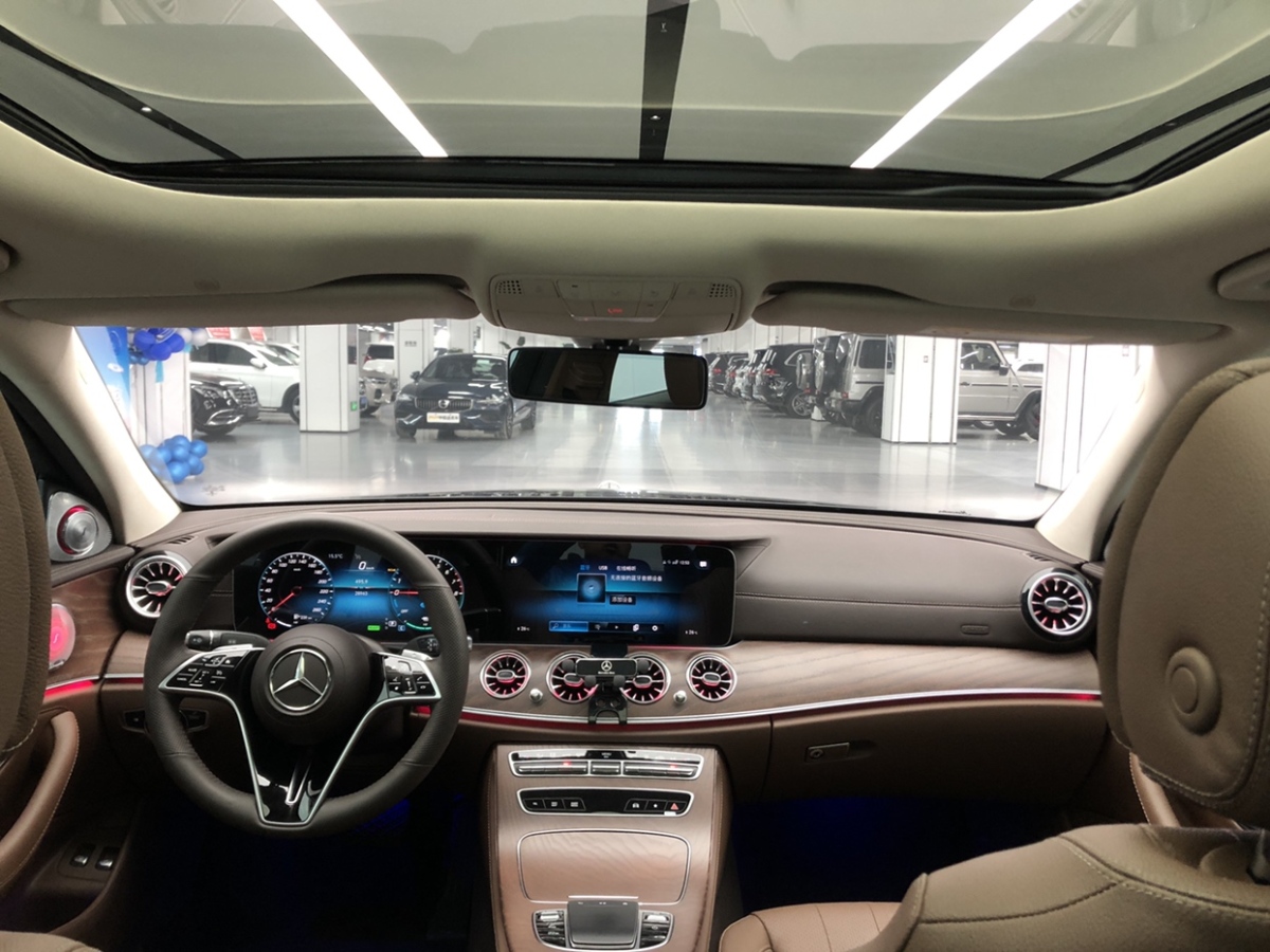 奔驰 奔驰E级新能源  2023款 E 350 e L 插电式混合动力轿车图片