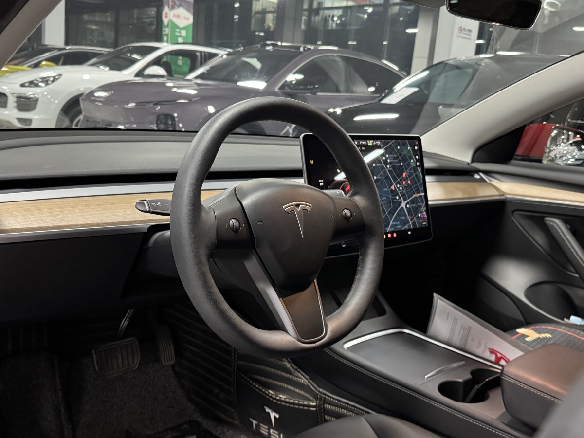 特斯拉 Model 3  2019款 標(biāo)準(zhǔn)續(xù)航后驅(qū)升級(jí)版圖片