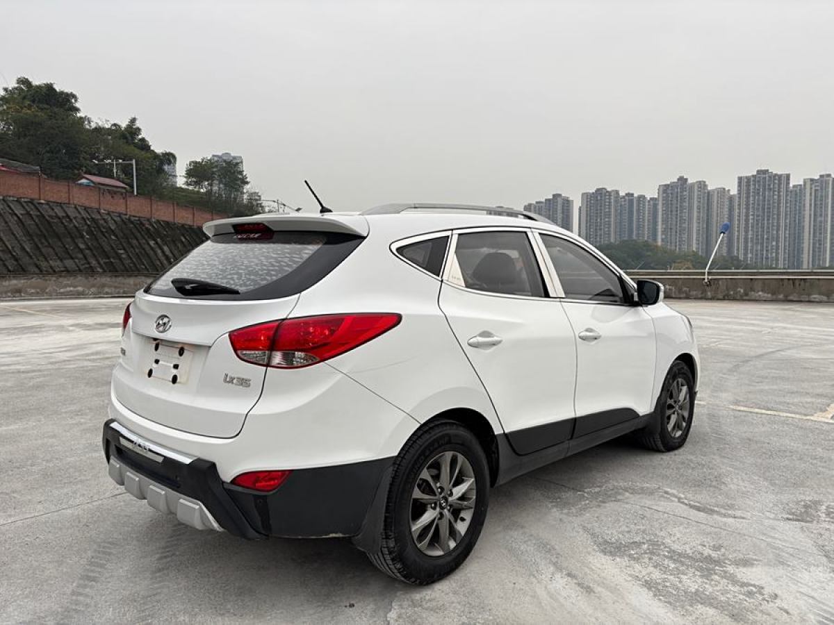 現(xiàn)代 ix35  2015款 2.0L 自動(dòng)兩驅(qū)舒適型 國(guó)V圖片