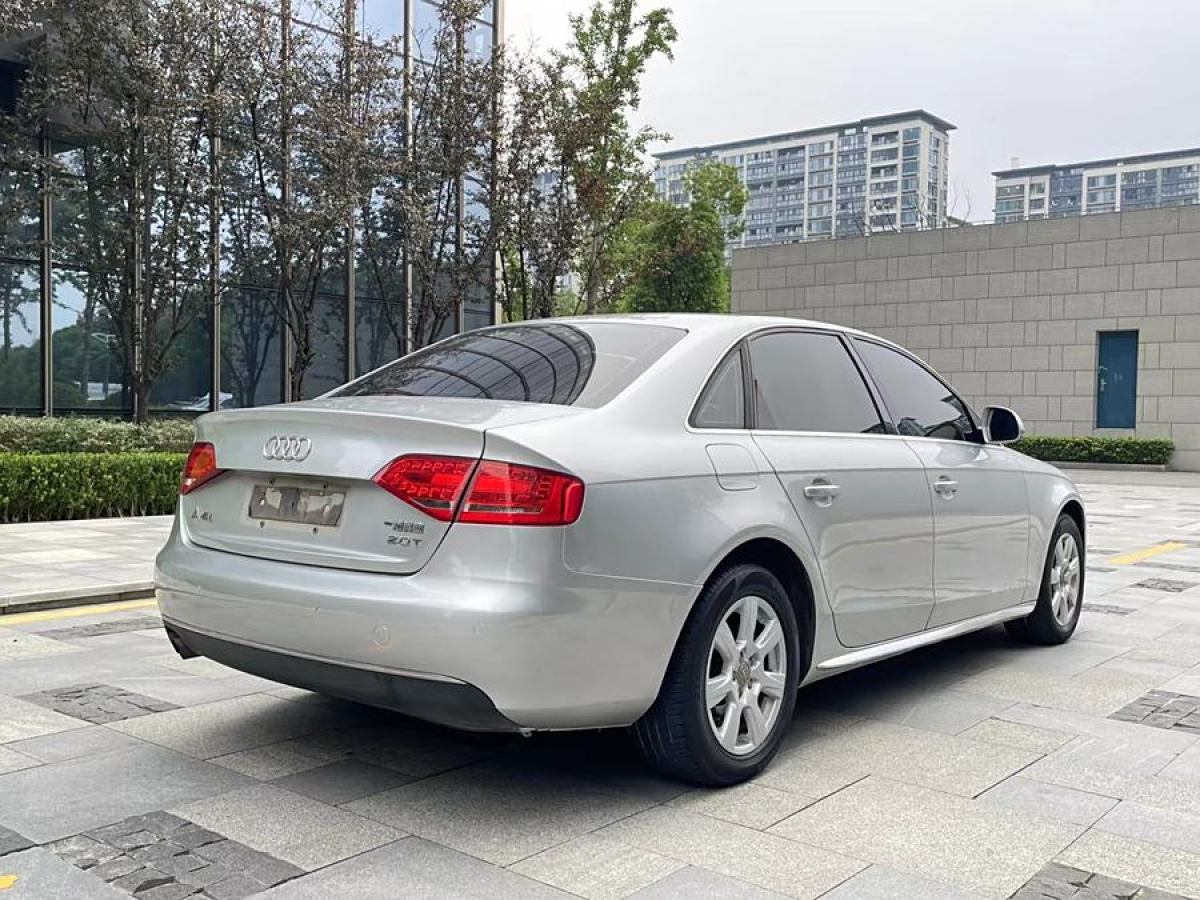 奧迪 奧迪A4L  2012款 2.0 TFSI 自動標(biāo)準(zhǔn)型圖片