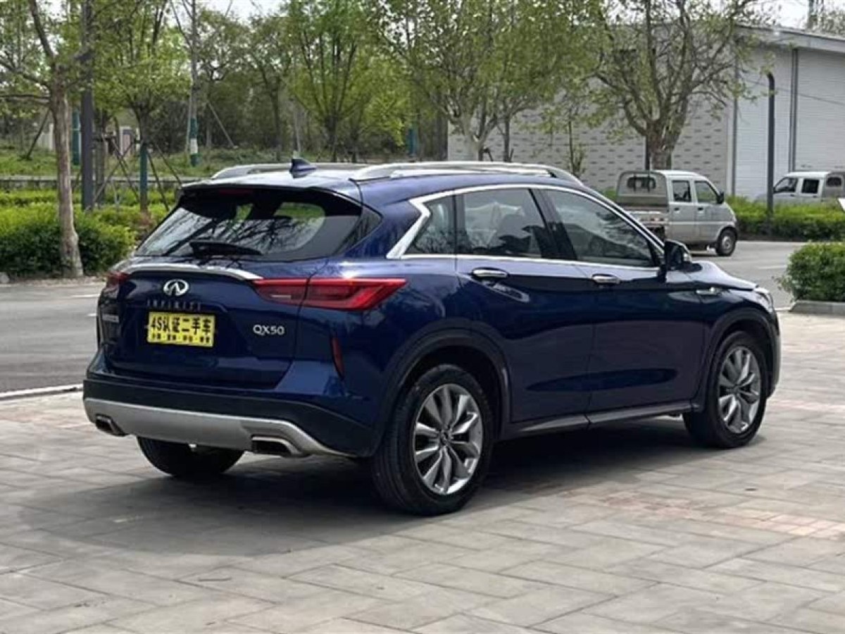 英菲尼迪 QX50  2020款 改款 2.0T 兩驅(qū)菁英版圖片