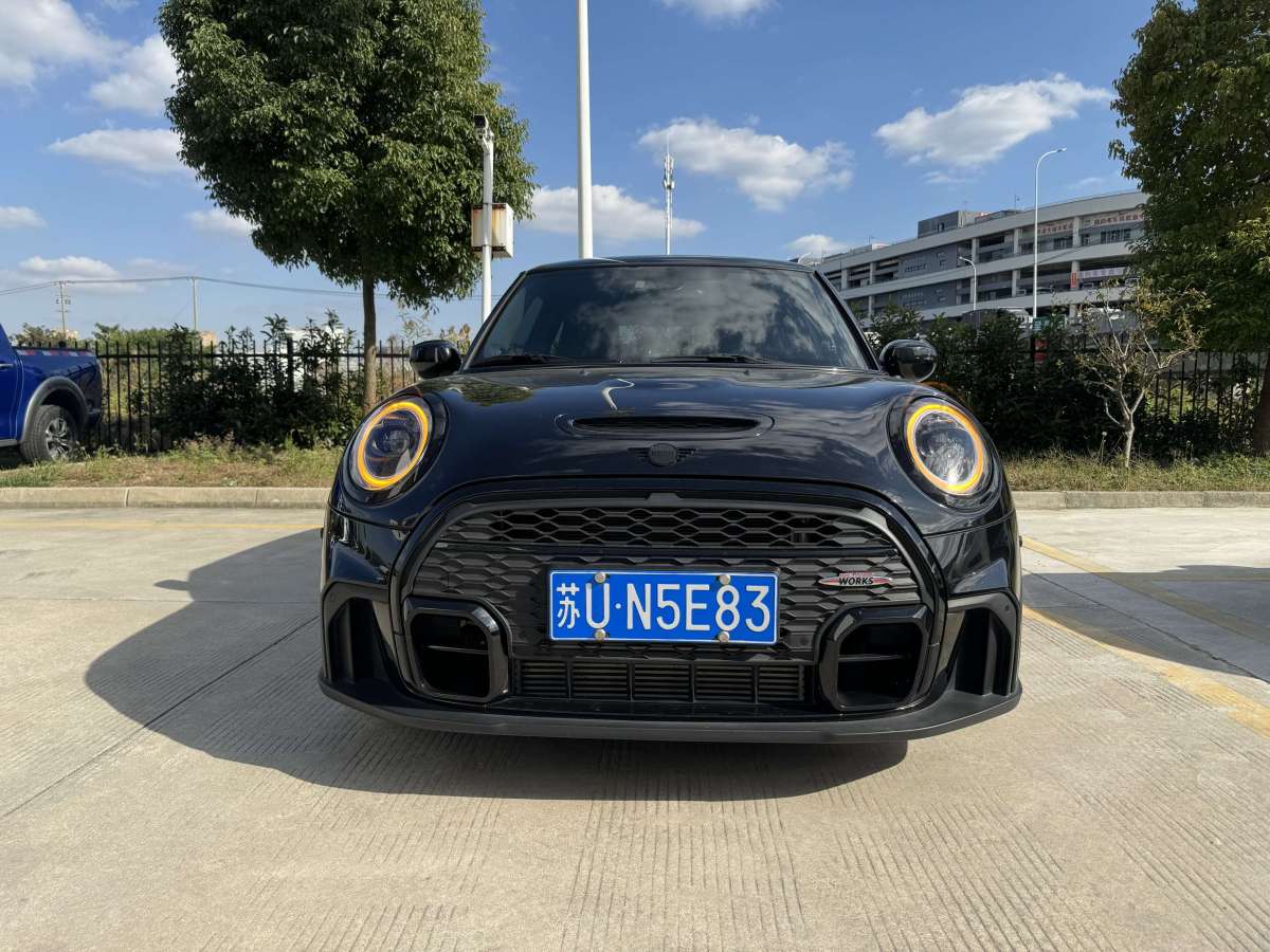 MINI MINI  2022款 2.0T COOPER S 黑標(biāo)特別版 五門版圖片