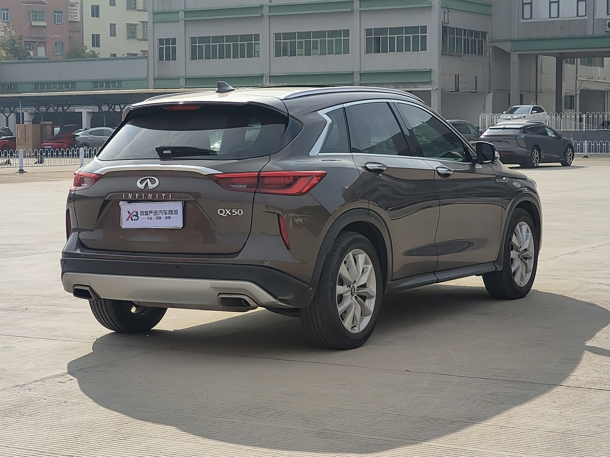 英菲尼迪 QX50  2018款 2.0T 兩驅(qū)菁英版圖片