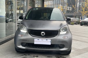 fortwo smart 0.9T 66千瓦硬頂先鋒版