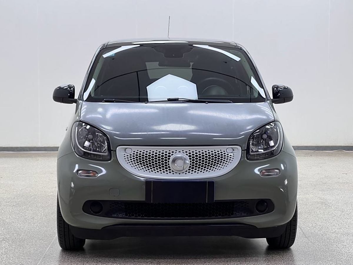 2016年7月smart forfour  2016款 1.0L 52千瓦激情版