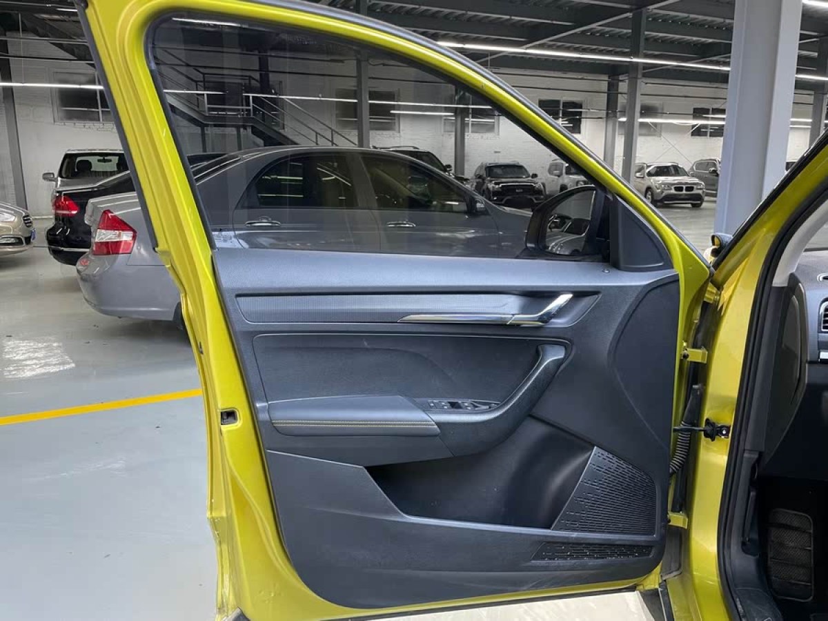 斯柯達(dá) 柯米克  2020款 改款 GT TSI230 DSG旗艦版 國VI圖片