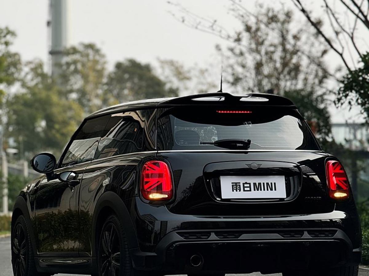 MINI MINI  2022款 1.5T COOPER 黑標(biāo)特別版圖片