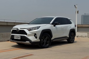 RAV4榮放 豐田 2.0L CVT四驅(qū)風(fēng)尚Plus版