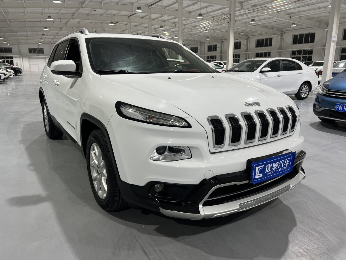 Jeep 自由光  2017款 2.0L 优越版图片