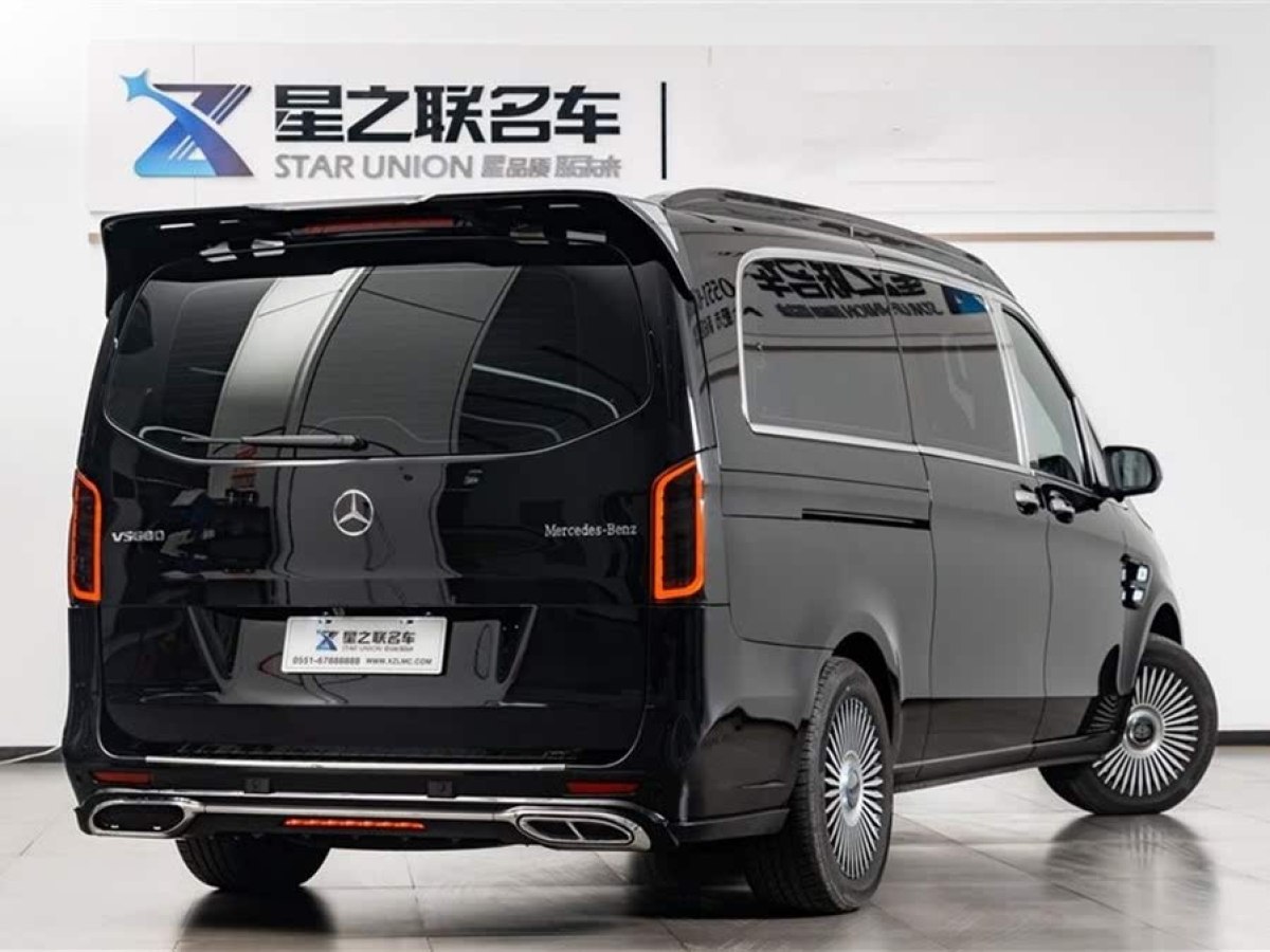 奔馳 威霆  2023款 2.0T 精英版 7座圖片
