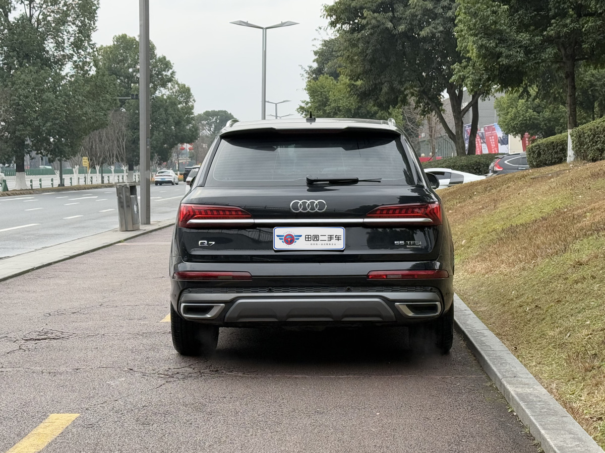 奧迪 奧迪Q7  2023款 55 TFSI quattro S line運(yùn)動(dòng)型圖片