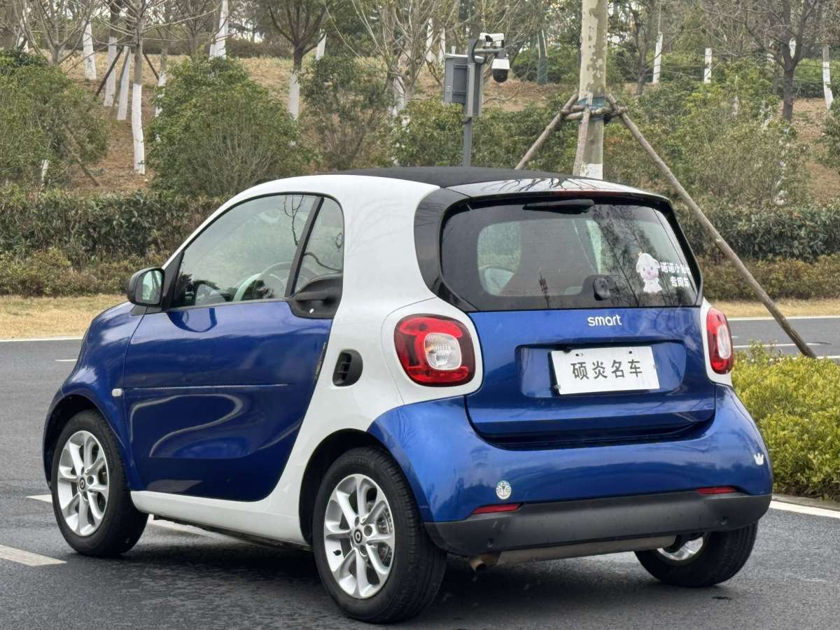 2017年7月smart fortwo  2015款 1.0L 52千瓦硬頂靈動(dòng)版