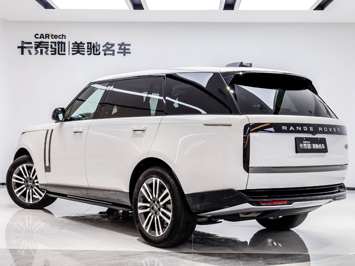 路虎 揽胜 2023款 改款 3.0 L6 400PS 盛世加长版图片