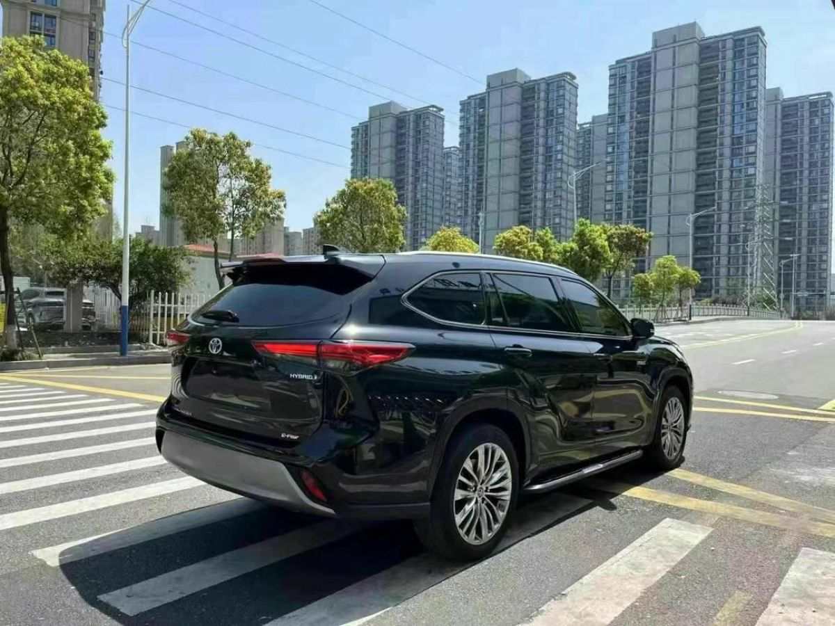 豐田 漢蘭達(dá)  2023款 2.5L智能電混雙擎四驅(qū)豪華版 7座圖片