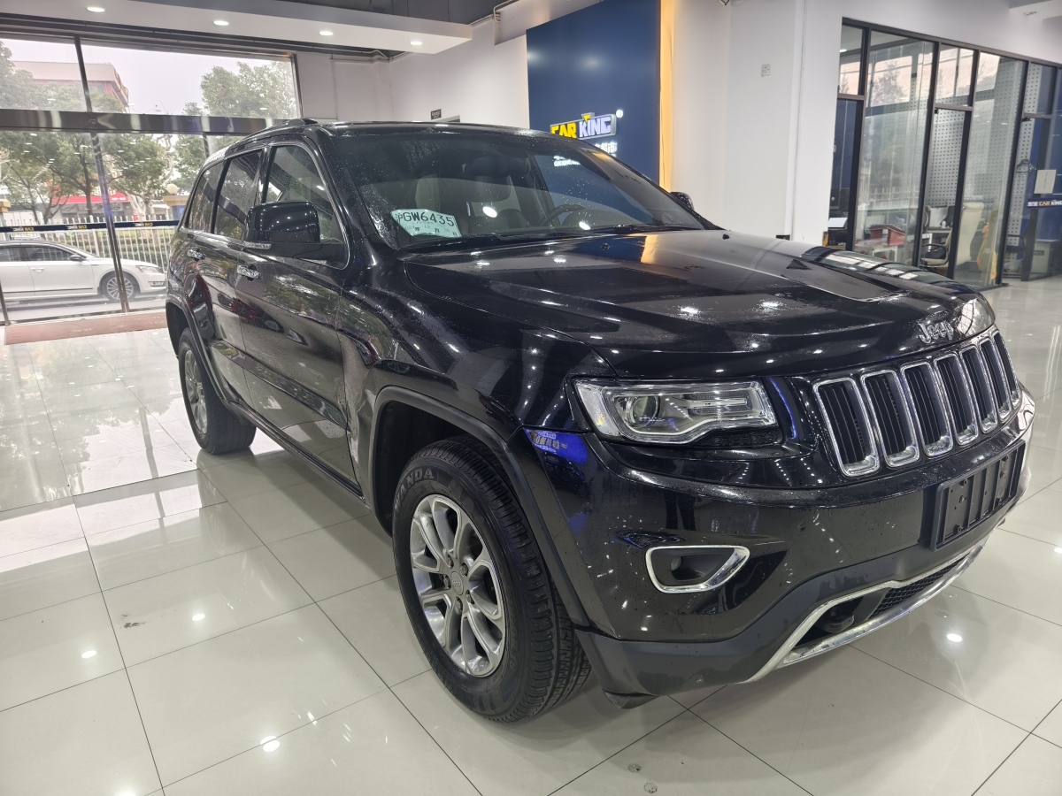 Jeep 大切諾基  2015款 3.0L 舒享導(dǎo)航版圖片