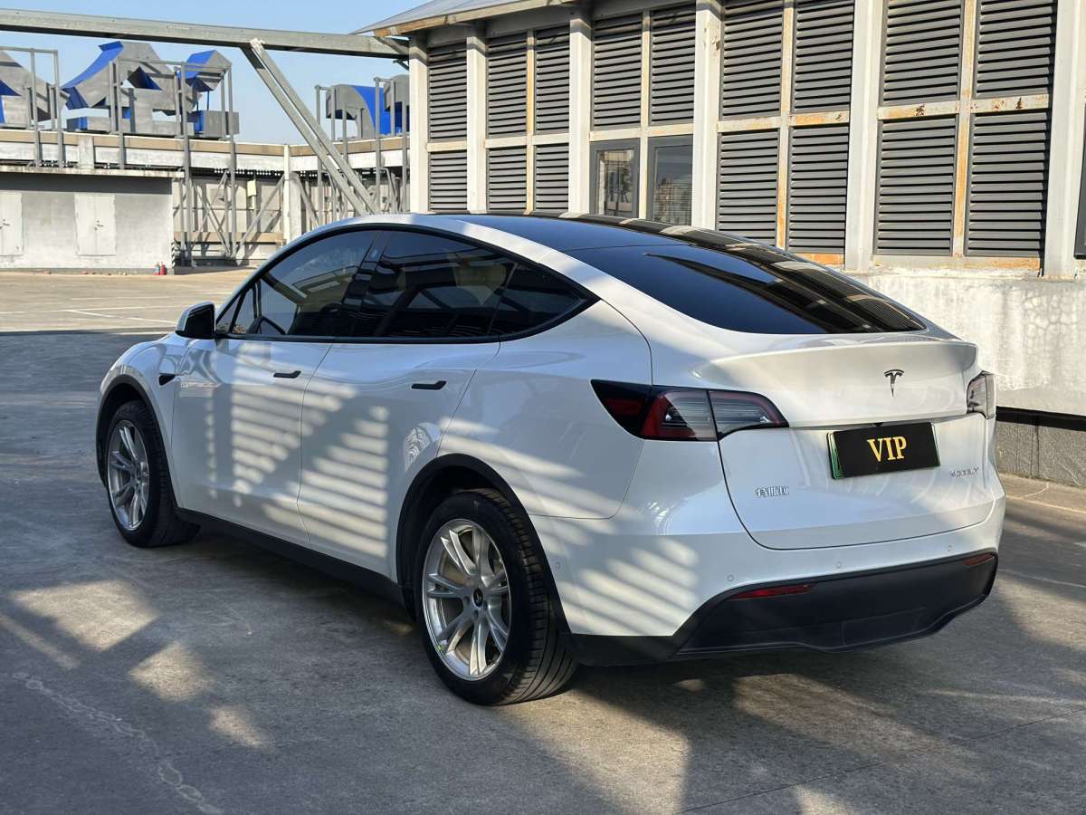 特斯拉MODEL Y 22款標(biāo)準(zhǔn)續(xù)航后輪驅(qū)動版圖片