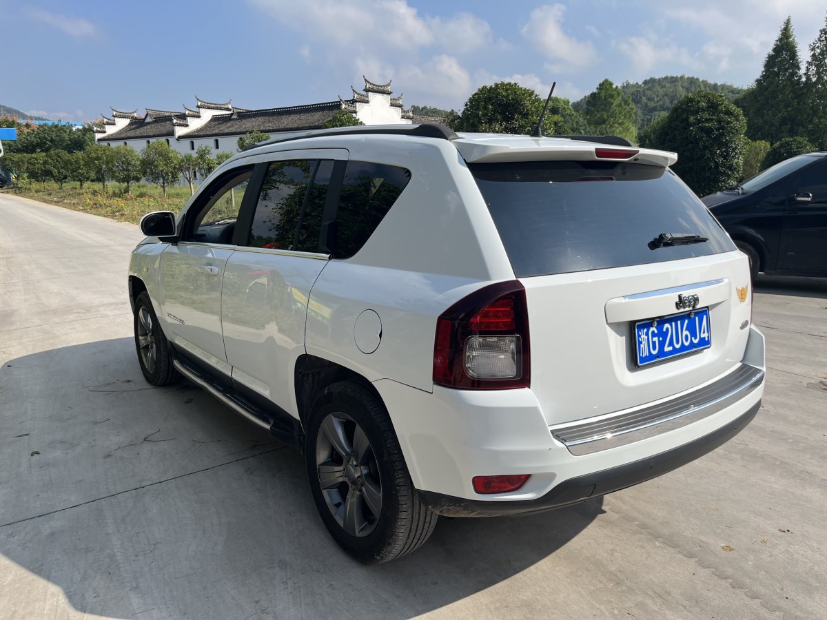 Jeep 指南者  2014款 改款 2.4L 四驅(qū)舒適版圖片