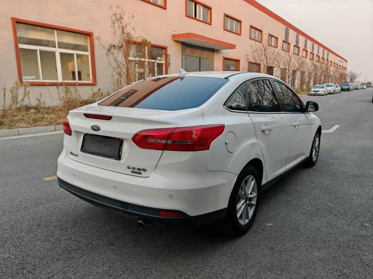 福特 ?？怂? 2018款 2.0T ST 標(biāo)準(zhǔn)版圖片