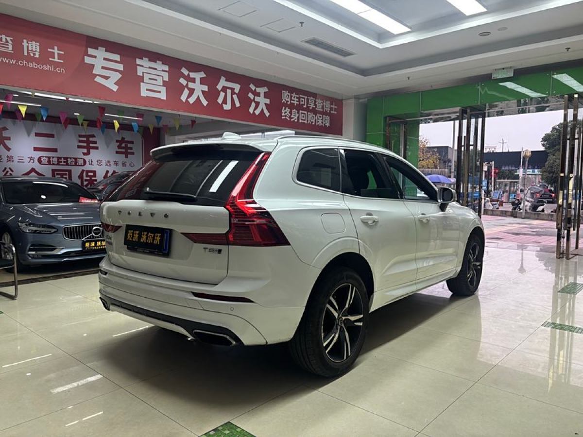 沃爾沃 XC60  2019款 T5 四驅(qū)智遠(yuǎn)運(yùn)動(dòng)版 國(guó)VI圖片