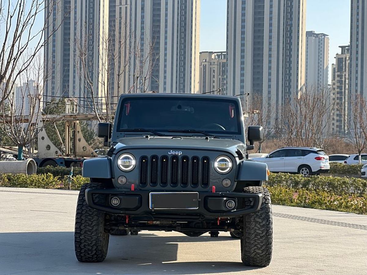 Jeep 牧馬人  2014款 3.0L Sahara 四門(mén)版圖片