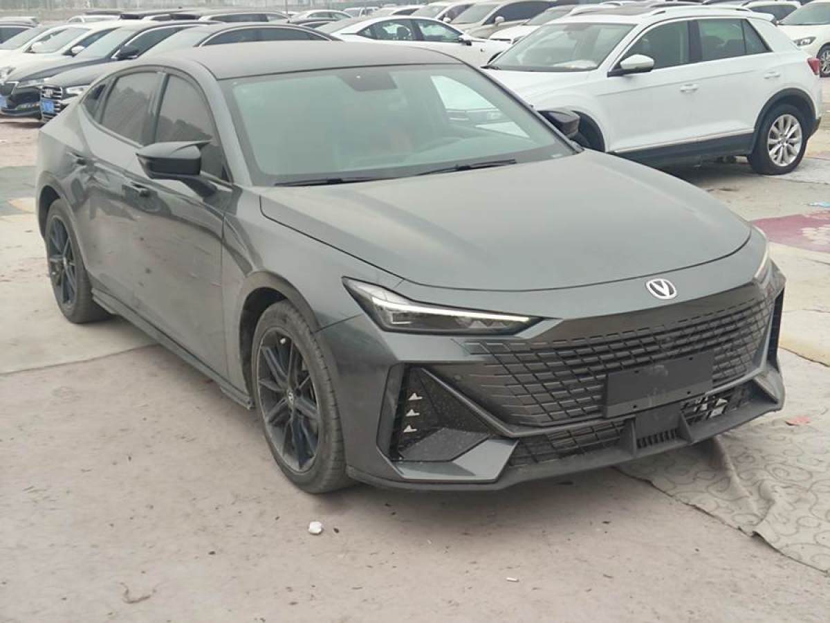 長(zhǎng)安 長(zhǎng)安UNI-V  2022款 1.5T 尊貴型圖片