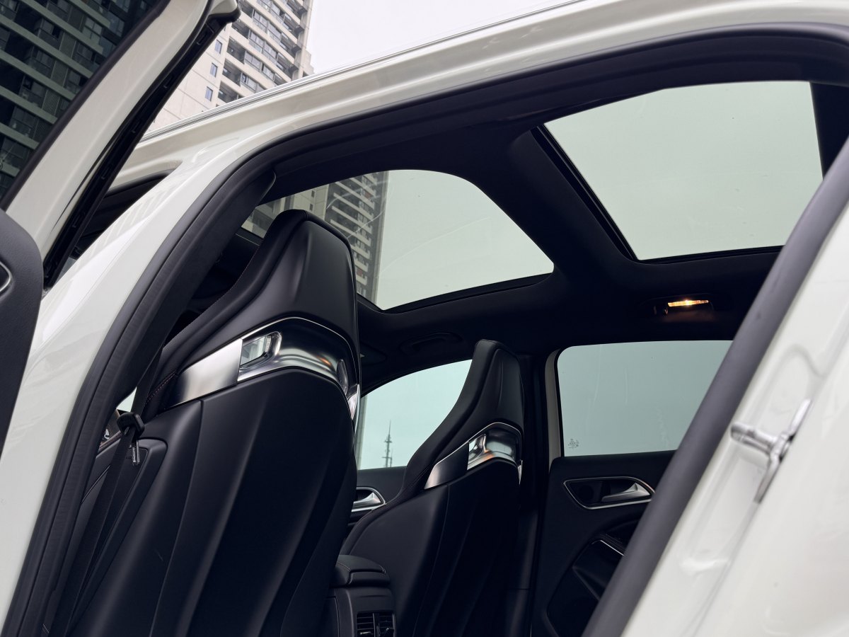 奔驰 奔驰GLA AMG  2015款 AMG GLA 45 4MATIC图片