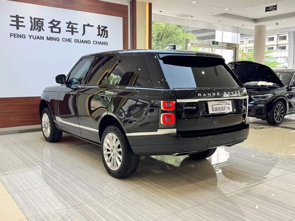路虎 攬勝  2022款 3.0 L6 360PS 傳世版圖片