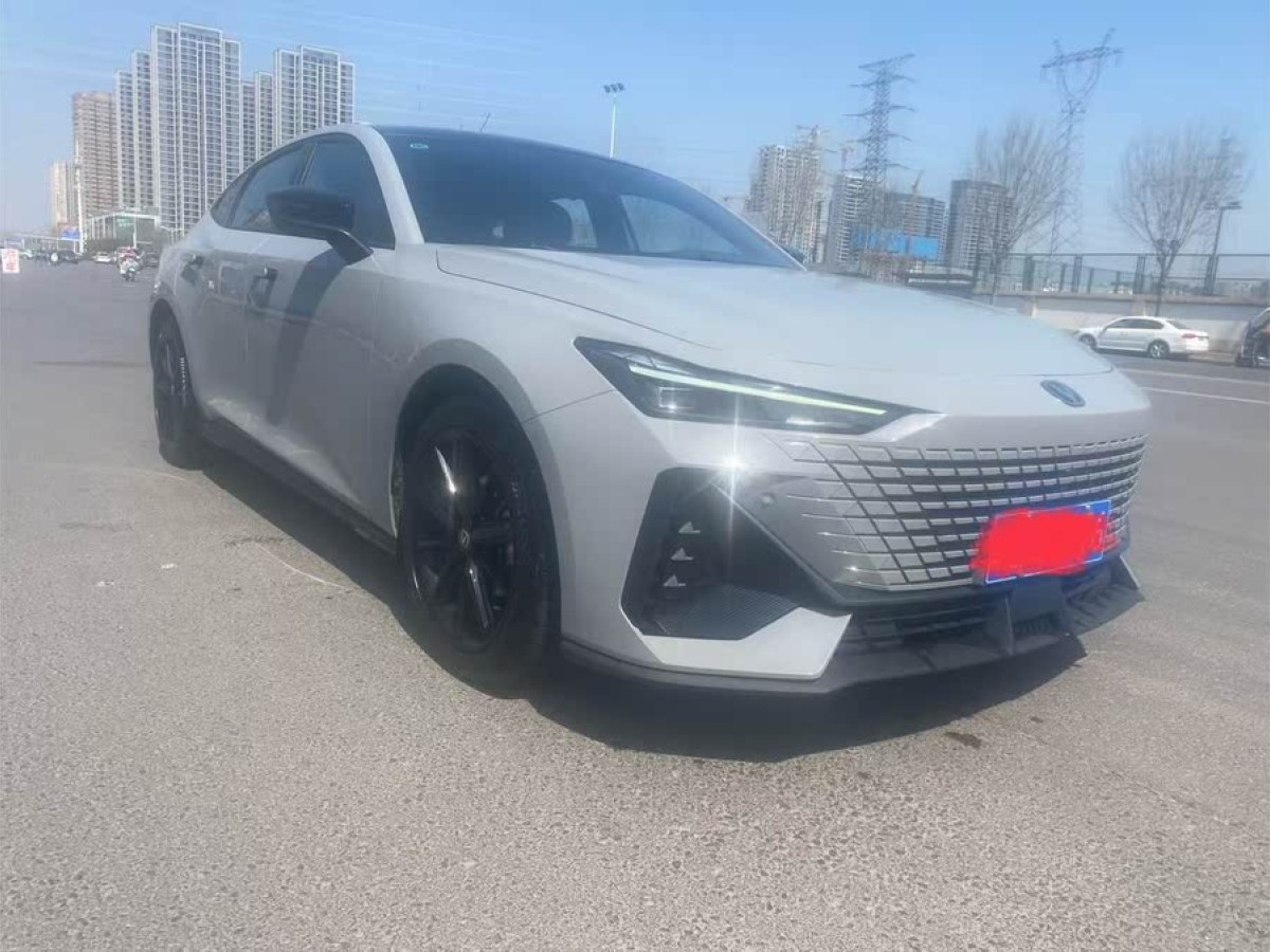 長(zhǎng)安 長(zhǎng)安UNI-V  2023款 1.5T 尊貴型圖片