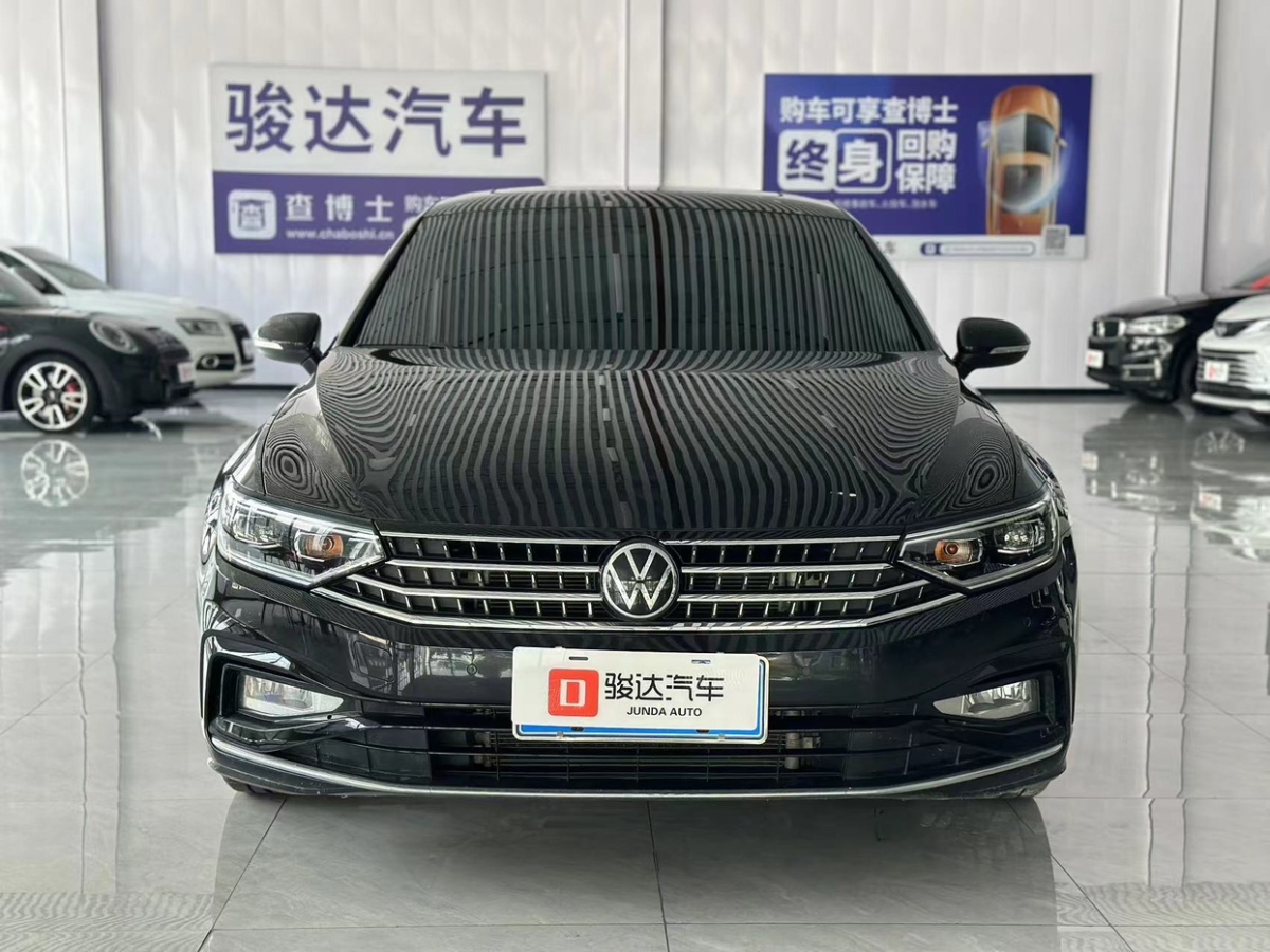 大眾 邁騰  2023款 200萬(wàn)輛紀(jì)念版 330TSI DSG領(lǐng)先型圖片