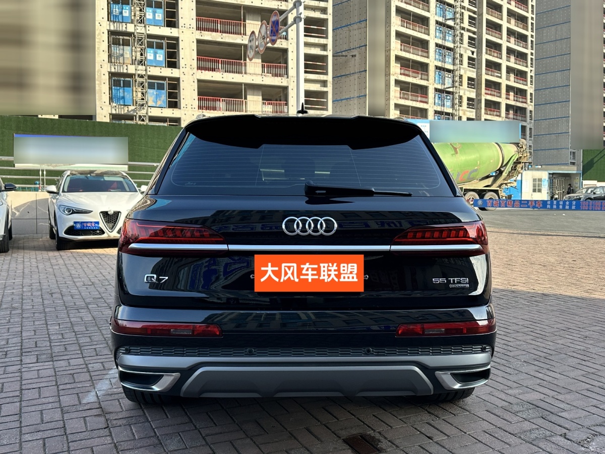 奧迪 奧迪Q7  2024款 55 TFSI quattro S line運(yùn)動(dòng)型圖片