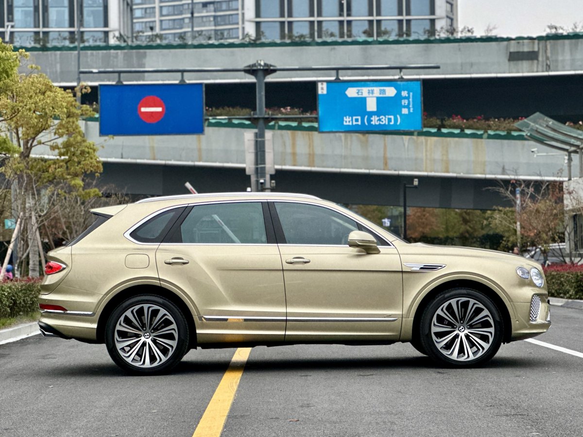 賓利 添越  2022款 4.0T V8圖片