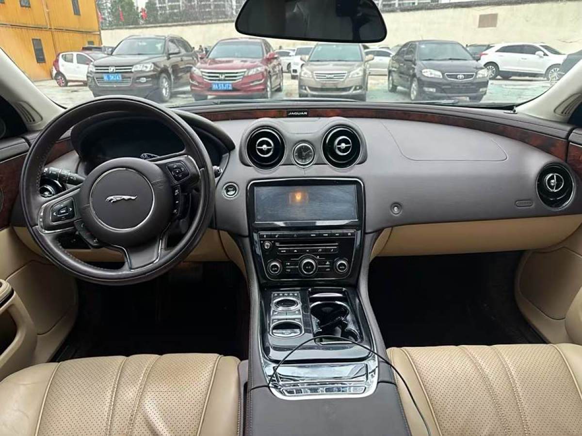 捷豹 XJ  2014款 XJL 3.0 SC 兩驅(qū)尊享商務版圖片