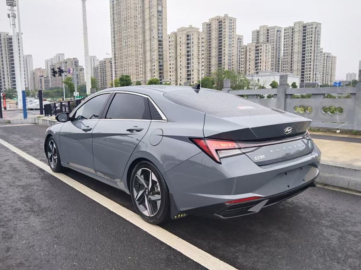 現(xiàn)代 伊蘭特  2022款 240TGDi DCT LUX尊貴版圖片