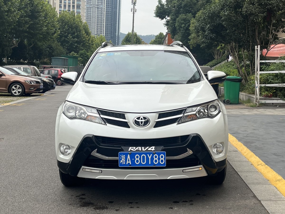 豐田 RAV4  2016款 榮放 2.0L CVT兩驅(qū)風(fēng)尚版圖片