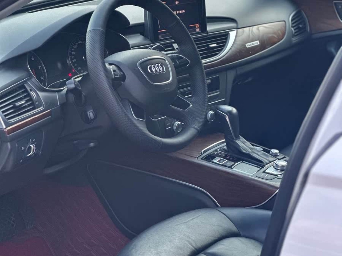 奧迪 奧迪A4L  2018款 30周年年型 30 TFSI 進(jìn)取型圖片