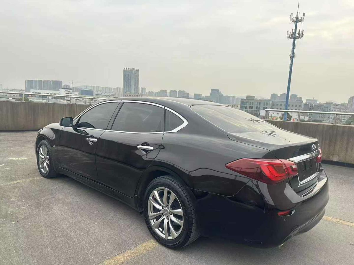 英菲尼迪 Q50L  2016款 2.0T 悅享版圖片