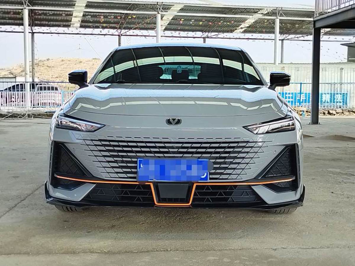 長(zhǎng)安 長(zhǎng)安UNI-V  2022款 1.5T 運(yùn)動(dòng)版圖片