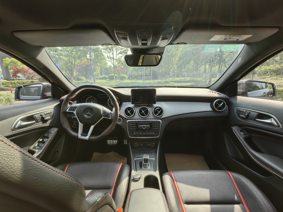 奔驰 奔驰CLA级AMG  2015款 AMG CLA 45 4MATIC图片