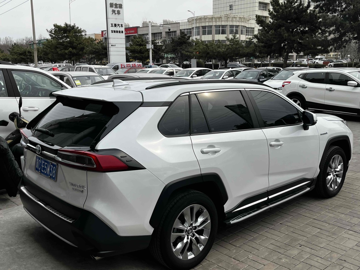 豐田 威蘭達  2022款 雙擎 2.5L E-CVT兩驅(qū)騎士版圖片