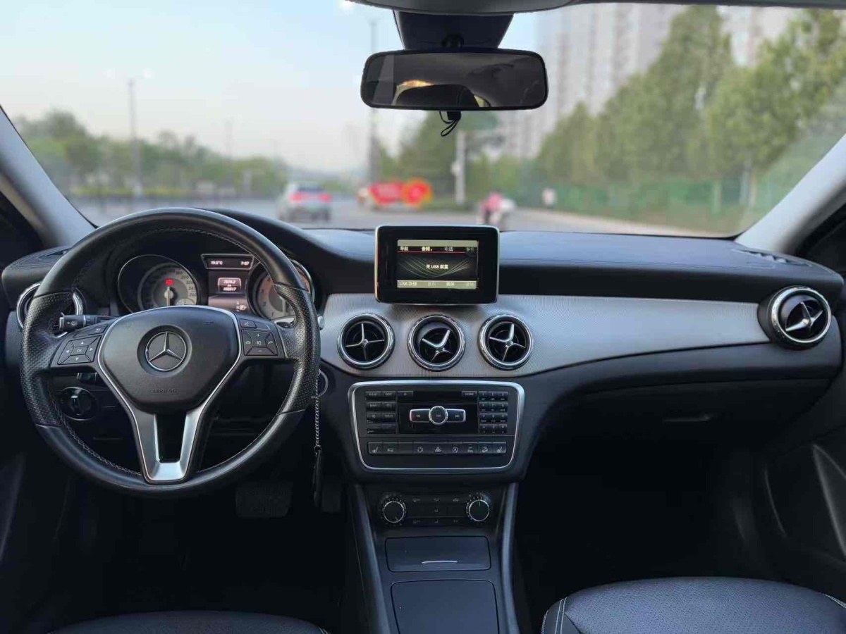 2015年9月奔馳 奔馳GLA  2015款 GLA 220 4MATIC 豪華型