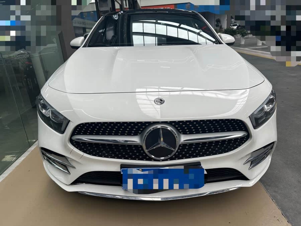 奔馳 奔馳A級  2019款  改款 A 200 L 運動轎車圖片