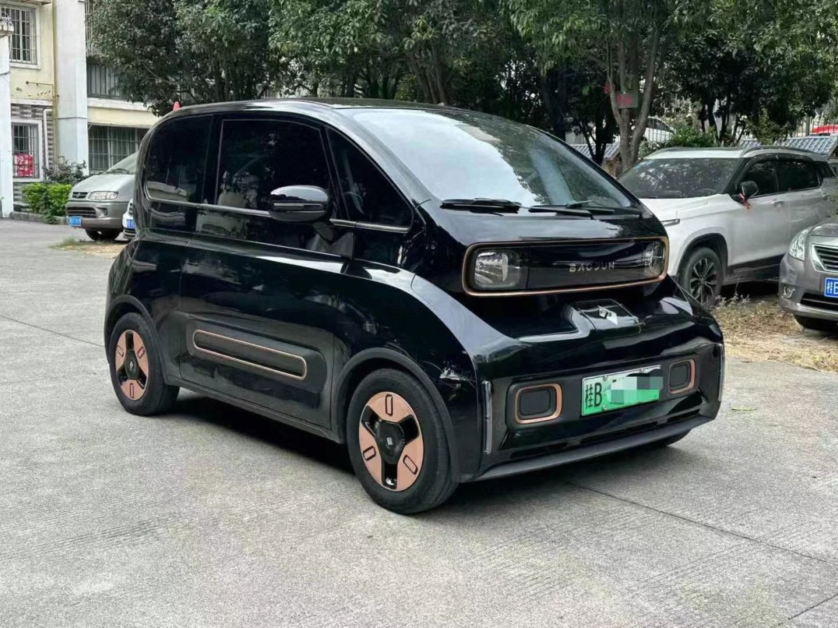 寶駿 寶駿KiWi EV  2022款 設(shè)計(jì)師輕享版 三元鋰圖片