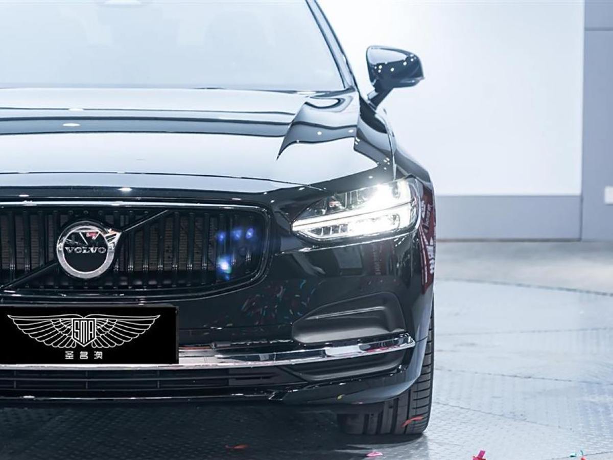 2022年6月沃爾沃 S90  2022款 B5 智遠(yuǎn)豪華版