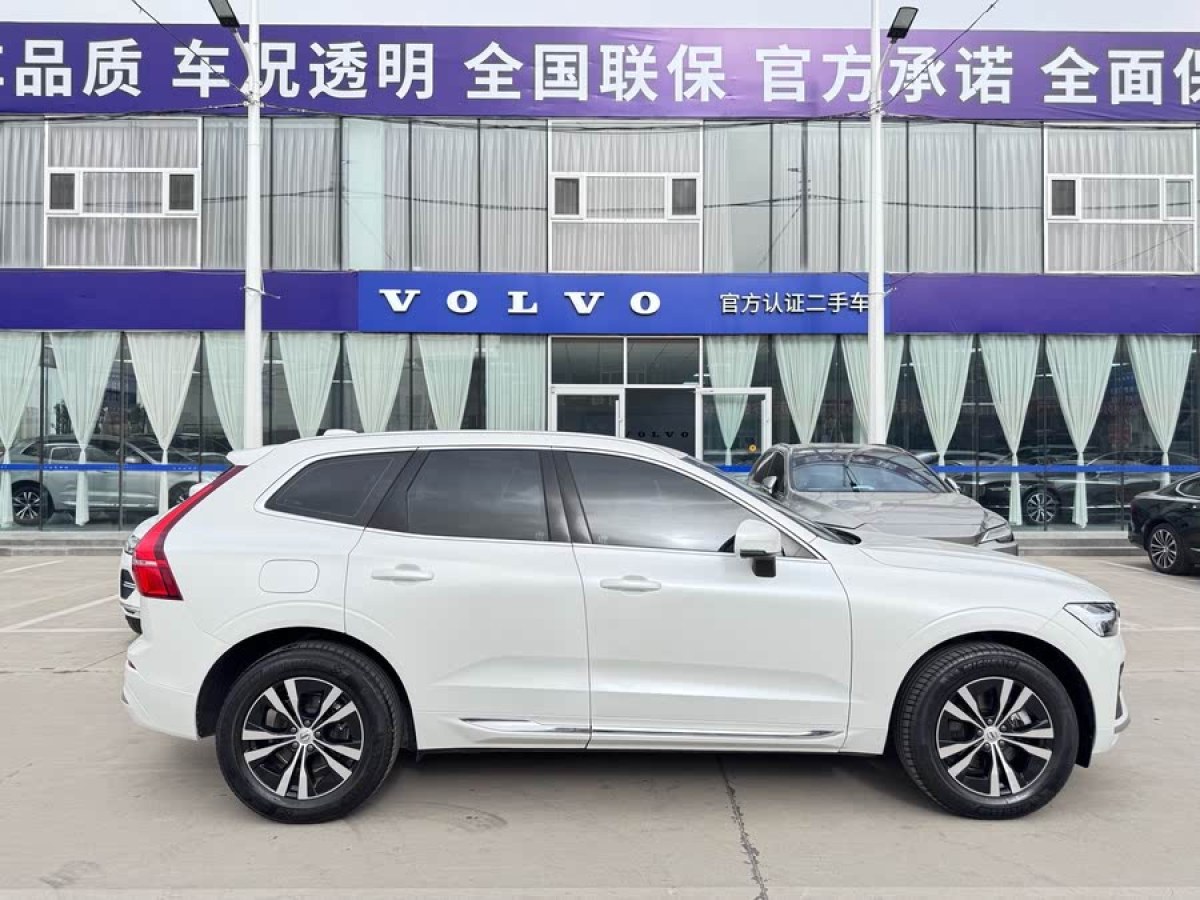 沃爾沃 XC60  2024款 B5 四驅(qū)智逸豪華版圖片