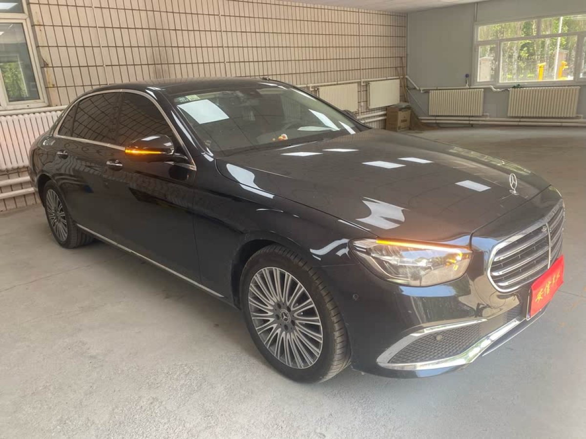 奔馳 奔馳E級(jí)  2022款 改款 E 300 L 時(shí)尚型圖片