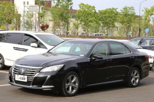 皇冠 豐田 2.0T 先鋒版