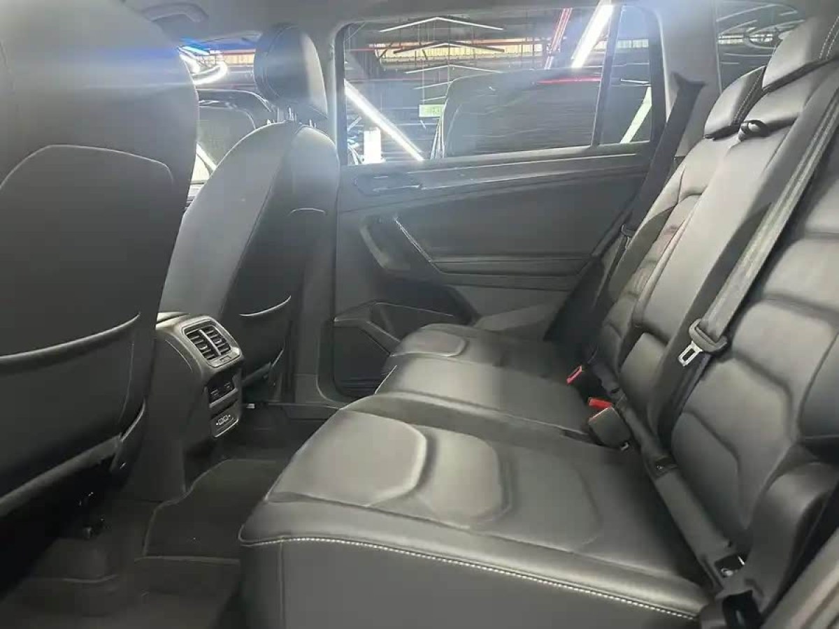 大眾 途觀L  2023款 改款 330TSI 自動(dòng)兩驅(qū)R-Line越享版圖片