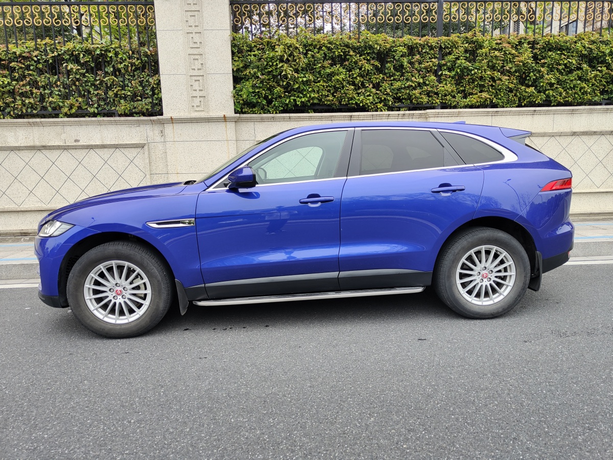 2018年10月捷豹 F-PACE  2018款 2.0T 两驱都市尊享版