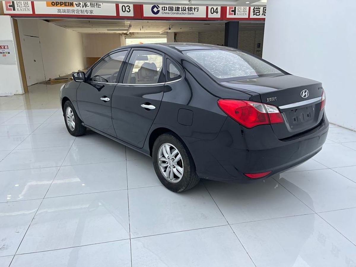 現(xiàn)代 悅動  2011款 1.6L 自動豪華型圖片